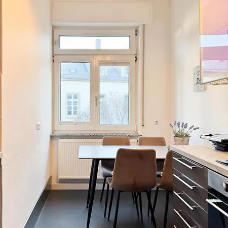 Appartement Bezaubernde In Zentraler Lage